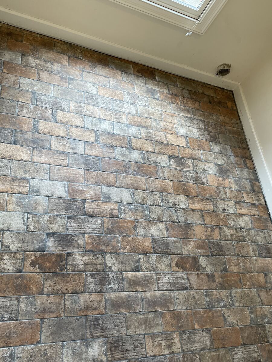Brick-look tile wall accent